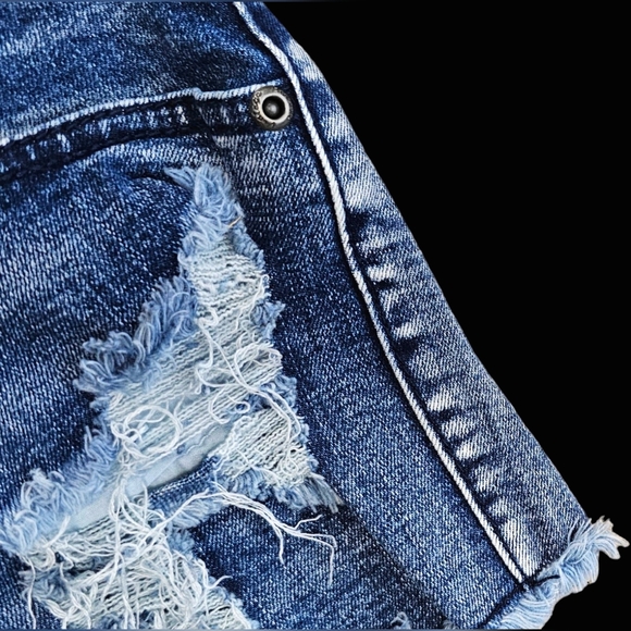 NWT Girl's Vintage Havana Distressed Denim Cut-Off Jean Shorts Size 10 - Picture 4 of 4